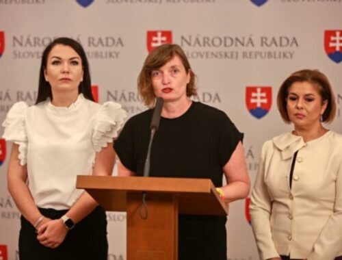 Slovensko by malo odškodniť nezákonne sterilizované rómske ženy, poslankyne PS predstavili návrh (video)