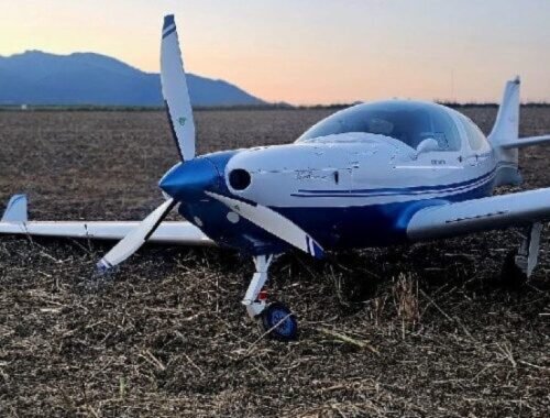 V Mlynici havarovalo malé lietadlo, na mieste boli traja hasiči (foto)