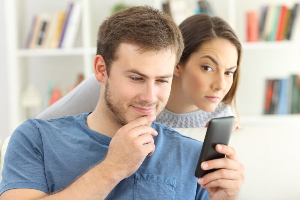 6 znakov, že váš partner nemusí byť verný. Odborník na rovinu. „Budú premýšľať o zahladení stôp“ 6 znakov, že váš partner nemusí byť verný. Odborník na rovinu. „Budú premýšľať o zahladení stôp“