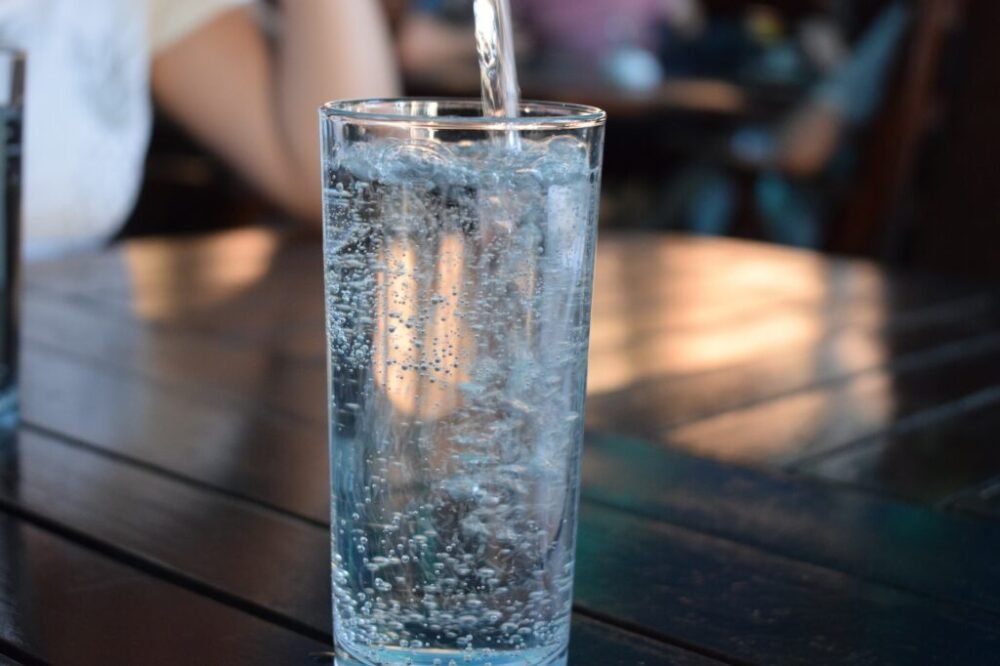 Vedci preverili, čo najlepšie hydratuje telo. Ukázalo sa, že to vôbec nebola voda