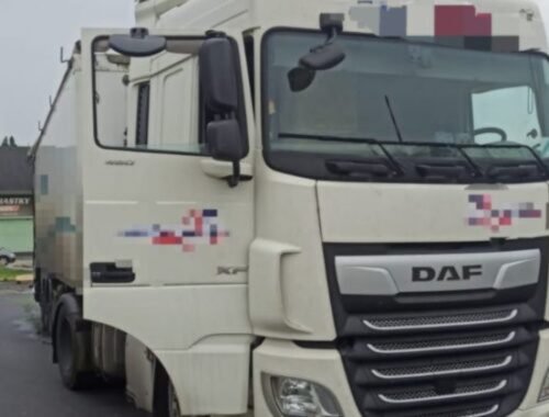 Staršiu ženu v Hlohovci zrazil na križovatke kamión, nehodu neprežila (foto)