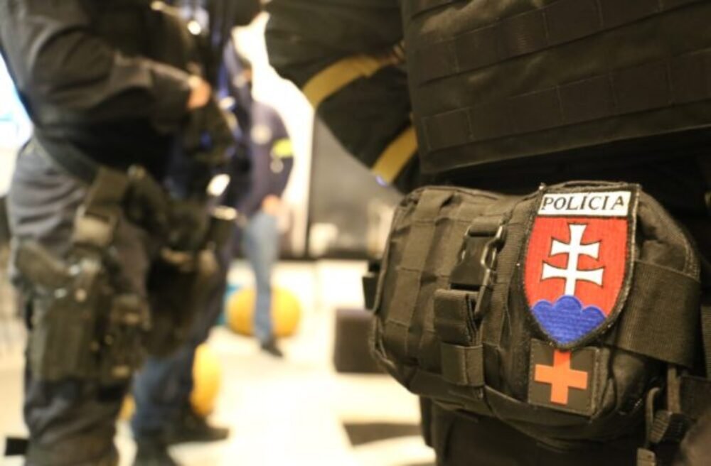 35140_187292222_4426900044006850_524735052012804209_n-640x420.jpg Polícia vykonala na východnej hranici bezpečnostnú akciu, nasadených bolo viac než 320 policajtov