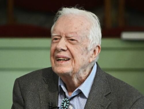 Takmer storočný bývalý prezident Jimmy Carter dúfa, že bude môcť odovzdať svoj hlas vo voľbách Harrisovej