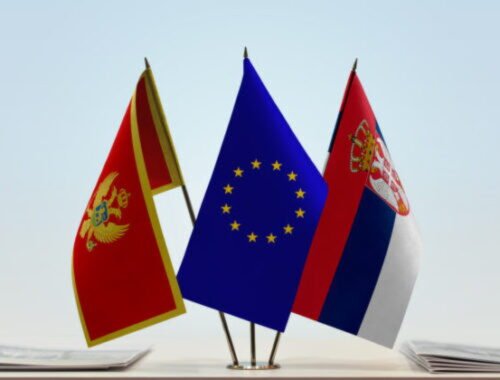 Tisícky ľudí v Srbsku protestovali proti dohode s EÚ o ťažbe lítia