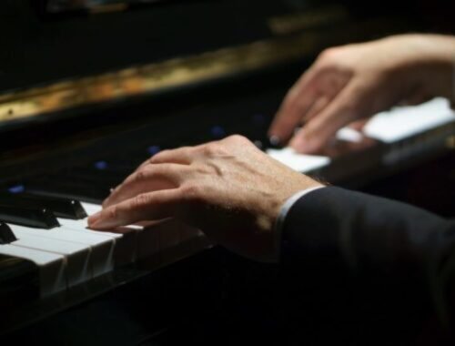 Ruský klavirista zomrel vo väzení, zatkli ho za kritiku Kremľa a vojny na Ukrajine