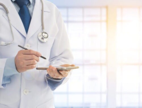 Lekára v Berlíne zatkli pre podozrenie z vraždy štyroch pacientov, obeťami sú staršie ženy