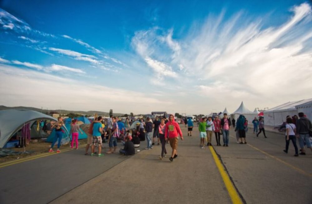 Všetky príjazdové trasy na festival Grape sú označené dočasným dopravným značením, polícia upozorňuje na zmeny