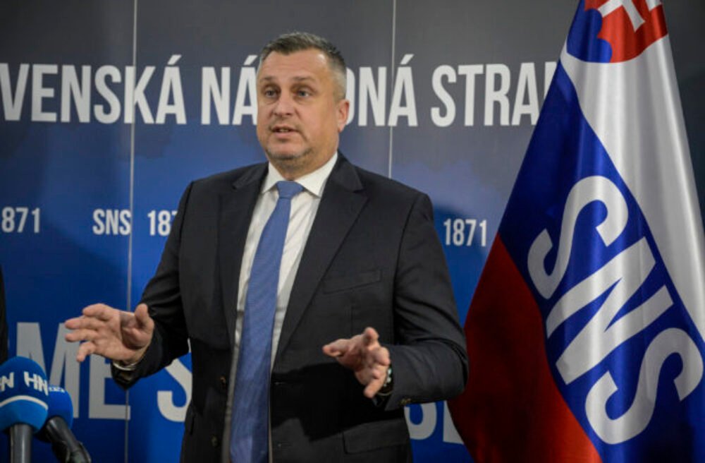 SNS podporila referendum za zrušenie protiruských sankcií, od parlamentu očakáva aj prijatie uznesenia – VIDEO