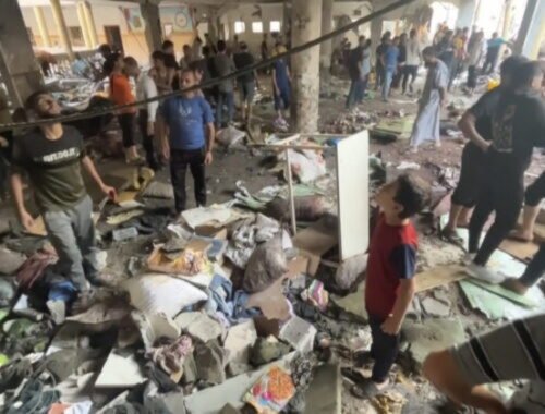 Izraelský útok na školu v Gaze si vyžiadal desiatky obetí, ukrývalo sa v nej približne 6 000 vysídlencov (foto)