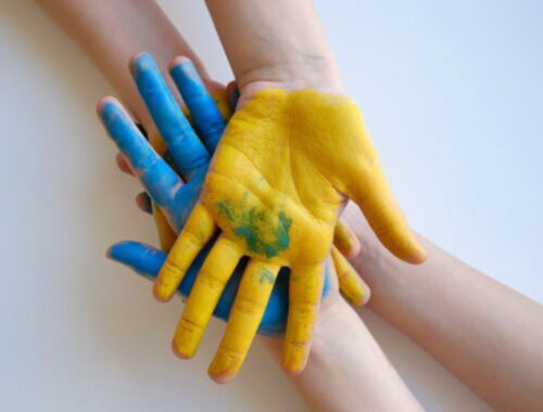 Slovenskí dobrovoľníci chcú vybudovať humanitárne centrum na Ukrajine, začali zbierať peniaze