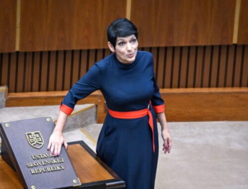 Šimkovičová dostala pochvalu od Bihariovej. Na zozname „zakázanej“ literatúry je Zem a vek aj manifest teroristu z Teplárne