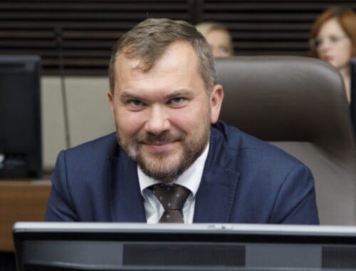 Karas varuje pred útokmi na sudcov, Fico a Kaliňák podľa neho vysielajú nebezpečný signál