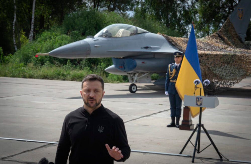 Zelenskyj po nehode stíhačky F-16 odvolal veliteľa ukrajinských vzdušných síl Oleščuka