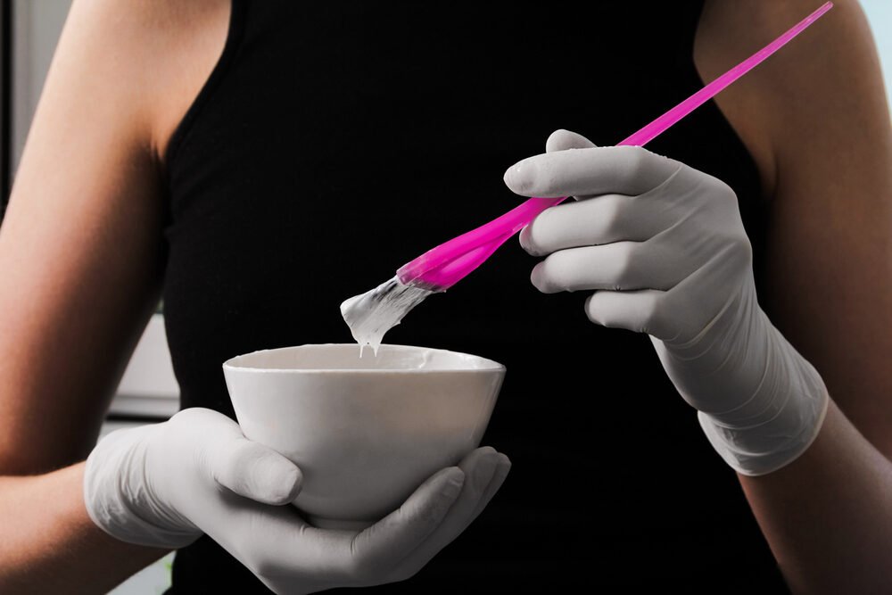 Táto farba je hitom roku 2024. Ako dosiahnuť efekt cold cocoa?