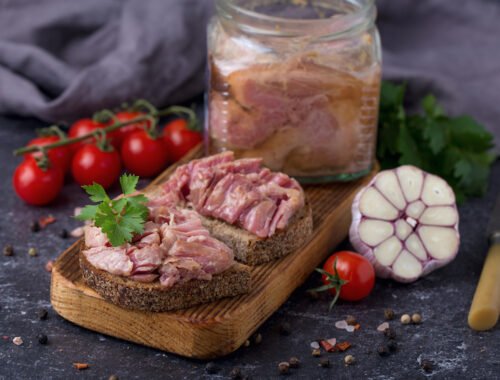Na zimu nerobím len uhorky a cukety. Mäso dávam do pohárov a otváram ich na konci roka