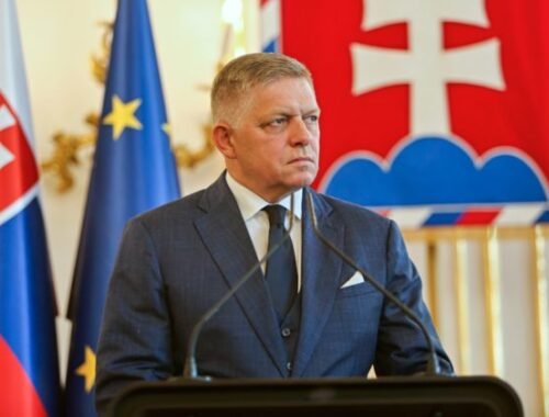 Fico podpísal dohodu s Migaľom a Šalitrošom, vládna väčšina bude obnovená