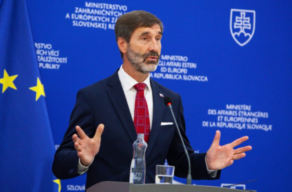 Slovensko sa zaviazalo k zodpovednému využívaniu umelej inteligencie vo vojenskej sfére, potvrdil Blanár