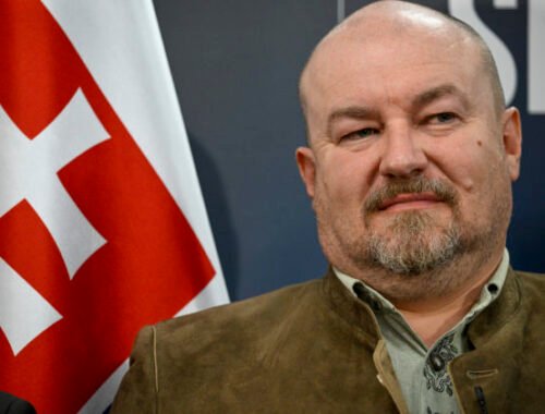 Huliak chce na koaličnej rade otvoriť otázku renty pre generálneho prokurátora, poukázal aj na kritiku prezidenta