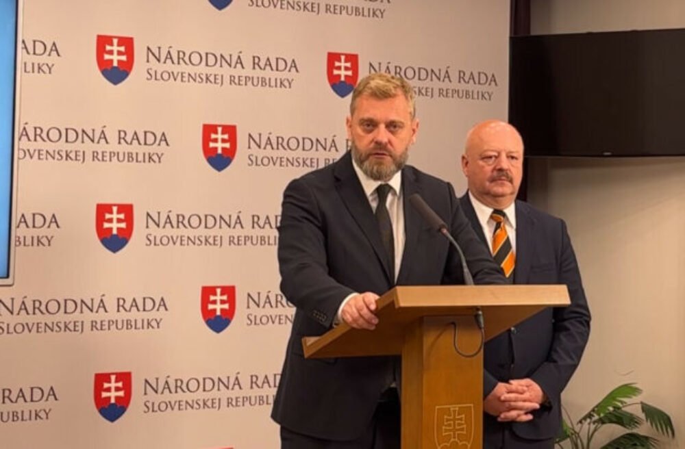 Krúpa kritizuje nákupy ministra Kaliňáka v čase konsolidácie, jeho nákupný lístok je v hodnote približne päť miliárd eur (video)