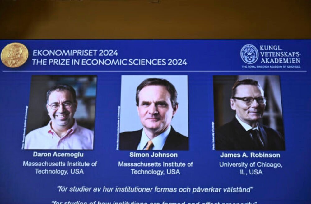 Nobelovu cenu za ekonómiu udelili za objasnenie role inštitúcií pre prosperitu krajiny