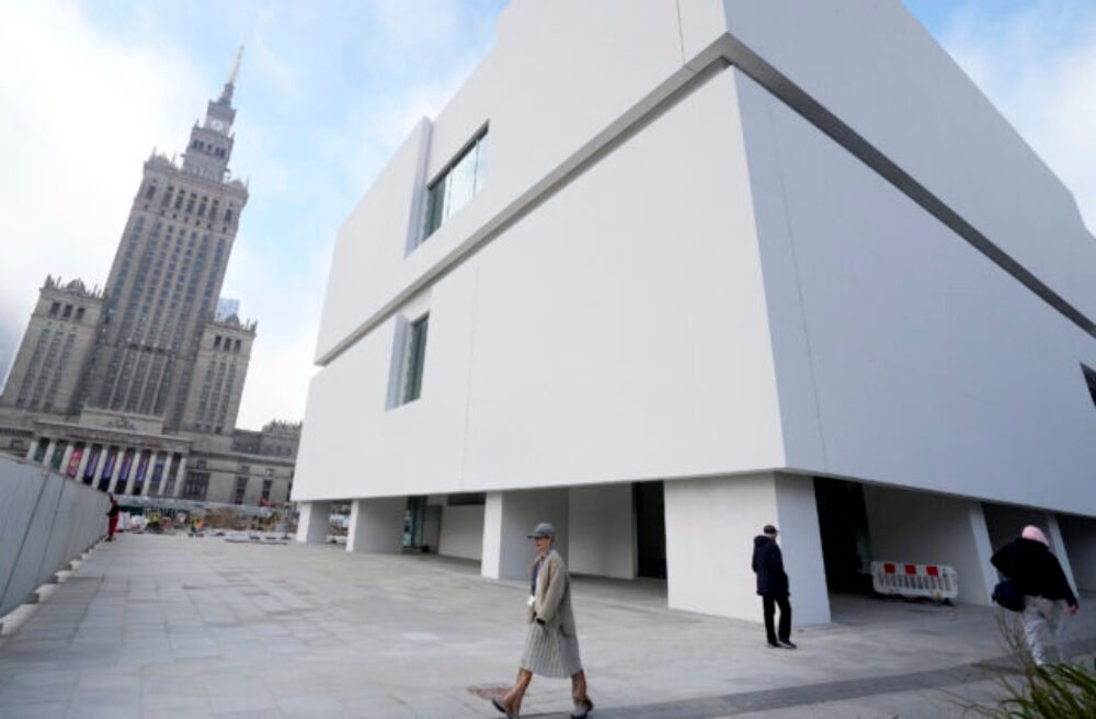 Vo Varšave otvorili nové múzeum moderného umenia, má byť symbolom otvorenosti a tolerancie