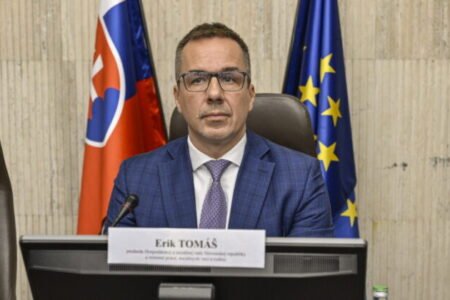 Ministerstvo práce obhajuje novelu o sprísnení ochrany odborových funkcionárov. Zamestnávateľov ubezpečuje, že ju budú môcť pripomienkovať