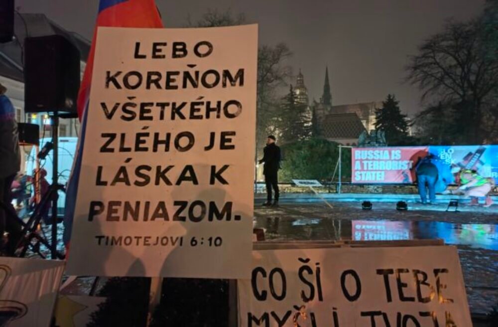 Slovensko je podľa evanjelickej cirkvi v zložitom období, situáciu stupňuje konfrontačná kultúra aj degradácia politiky