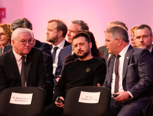 Pellegrini sa v Osvienčime stretol s preživšími holokaustu, vyzval k odmietnutiu nenávisti – VIDEO