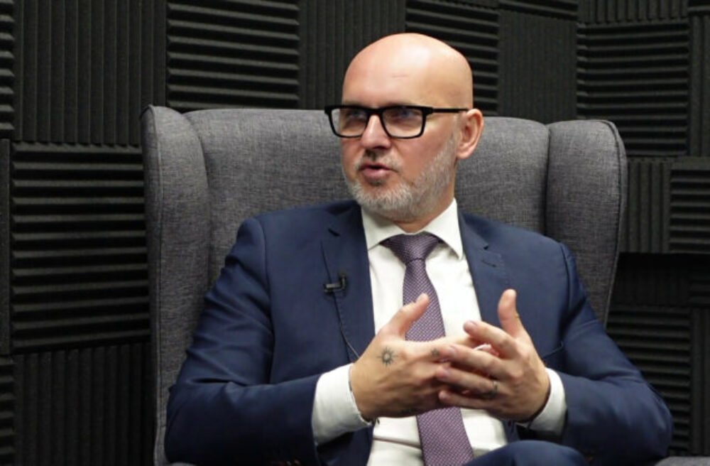 Ficova vláda skončila a pre Slovensko už nič hodnotné neprinesie, tvrdí predseda liberálov Gröhling