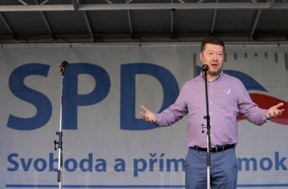 Český parlament súhlasil si stíhaním poslanca Tomia Okamuru za podnecovanie k nenávisti