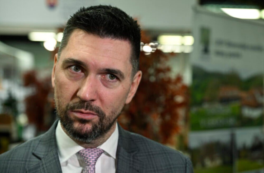 Vláda podľa ministra Takáča funguje, predčasné voľby by boli najhoršou možnosťou