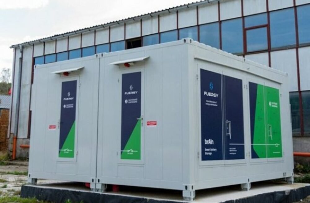 Firma Amico Drevo z Oravského Podzámku má nové batériové úložisko. Znižuje jej náklady na energie aj uhlíkovú stopu