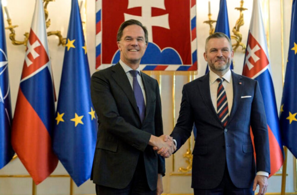 Pellegrini sa stretol s generálnym tajomníkom NATO. Slovensko chce trvalo udržateľný mier na Ukrajine, vyhlásil prezident – VIDEO, FOTO
