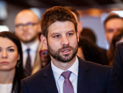 Migaľovci si mohli vybrať medzi vlastnou tvárou a funkciami, podľa progresívcov si zvolili funkcie