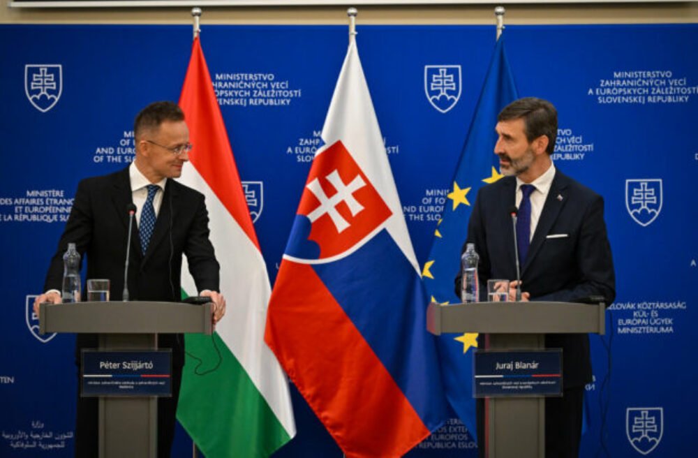 Blanár sa stretol so Szijjártóm, ministri rokovali o projektoch vzájomnej spolupráce – VIDEO, FOTO