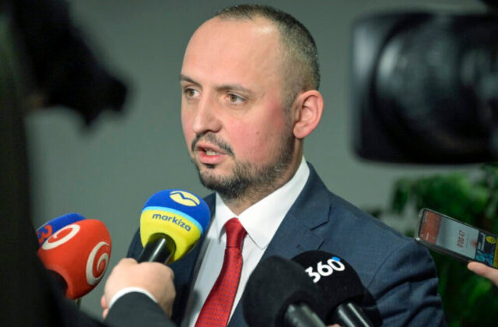 Majerský iniciuje zvolanie mimoriadneho Osobitného kontrolného výboru na preverenie činnosti SIS