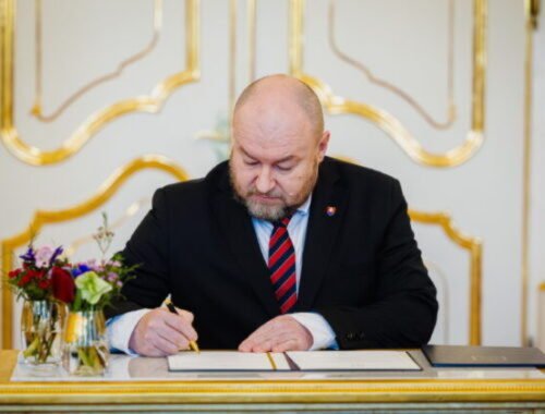 Spor o financovanie Národného futbalového štadióna prejde do kompetencie Huliakovho ministerstva