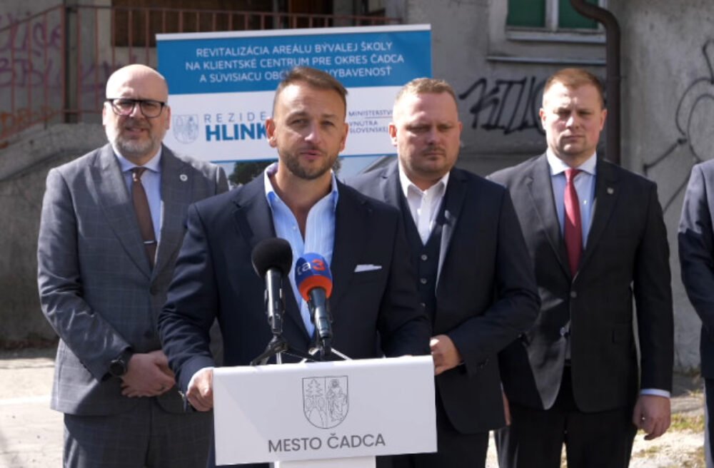 Čadca bude mať nové klientske centrum, Šutaj Eštok podpísal memorandum s primátorom mesta – VIDEO