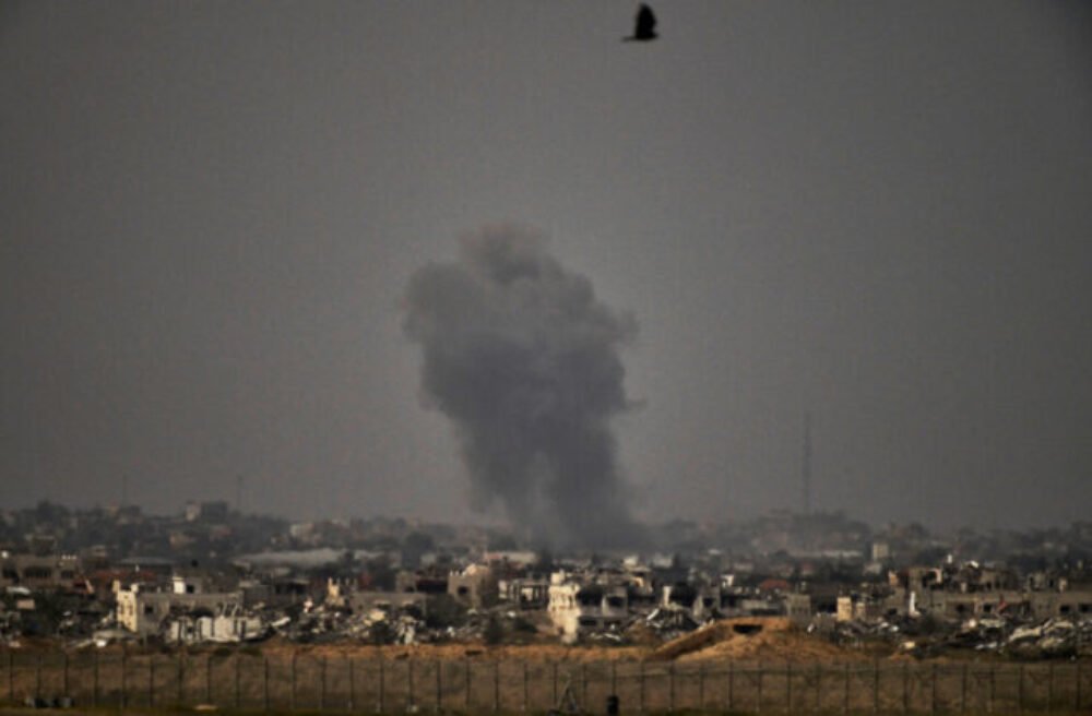 Izrael rozšíril pozemnú ofenzívu v meste Gaza, záchranári hlásili množstvo mŕtvych