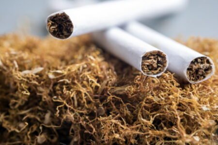 Colníci odhalili v dvoch okresoch nelegálnu výrobňu cigariet, pri akcii Rovina zadržali štyri osoby