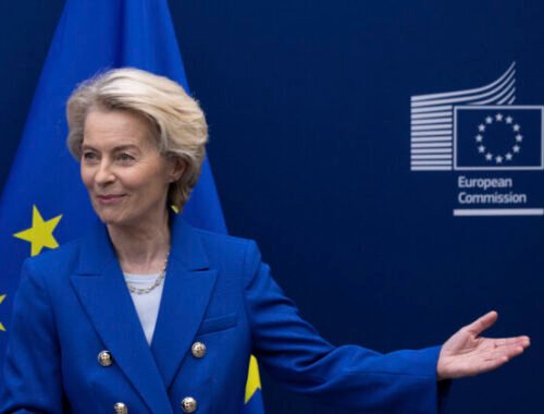 Európska únia odkladá odvetu na americké clá voči európskej oceli a hliníku