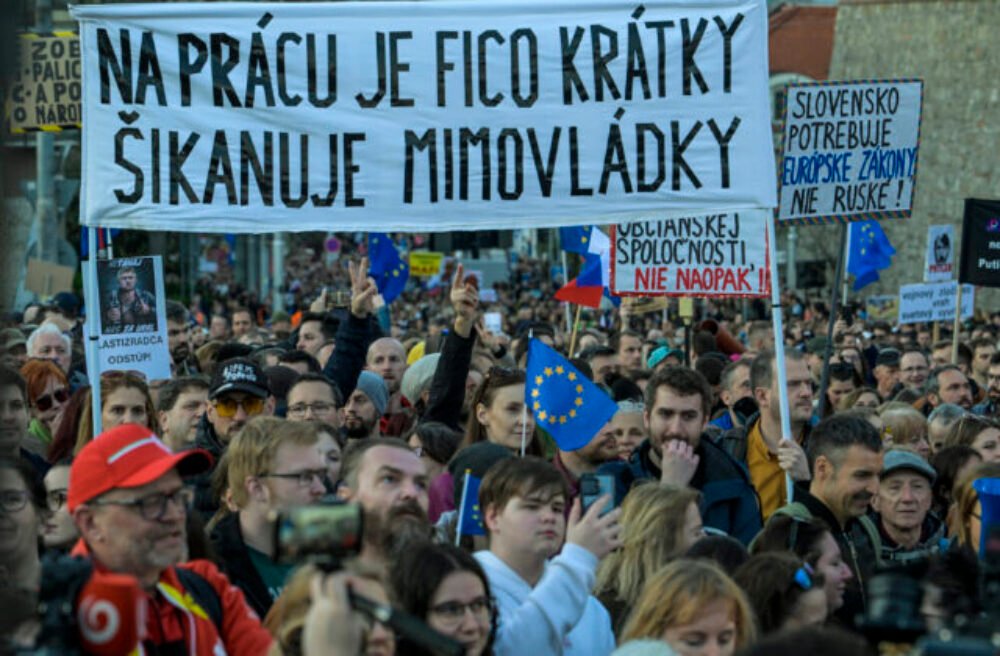 Parlament schválil kontroverzný zákon o mimovládnych organizáciách, nazývaný aj ako ruský zákon