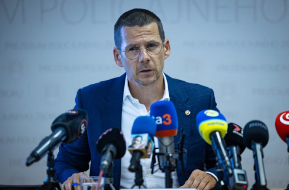 Ministerstvo sa súdi o opancierované vozidlá v hodnote dvoch miliónov eur, Hamrana obviňujú z pochybení pri nákupe