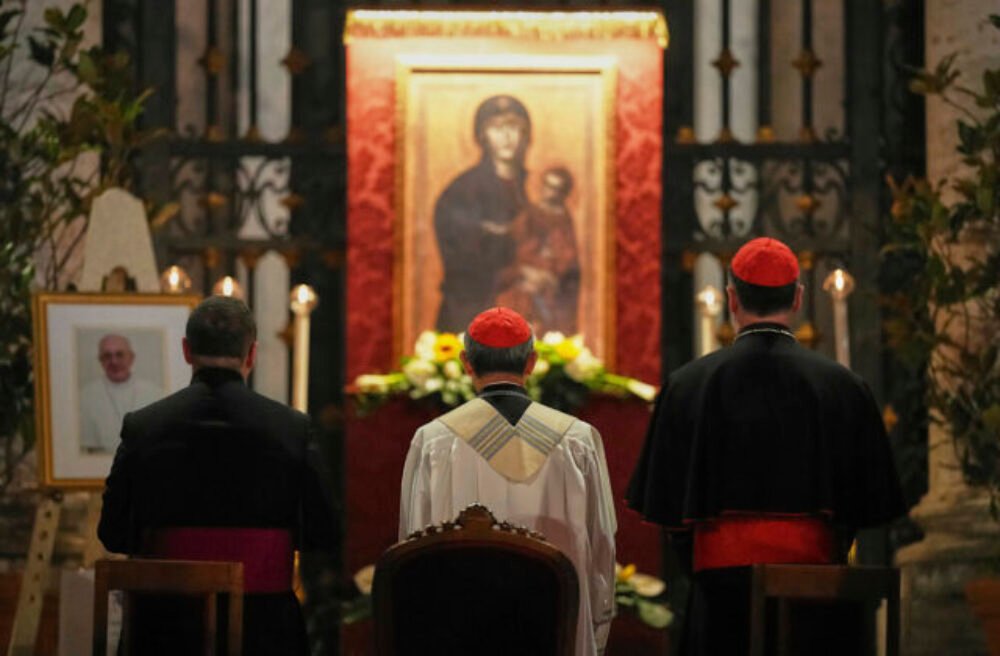 František nie je prvým pápežom pochovaným v Bazilike Santa Maria Maggiore, je ich tam už sedem – VIDEO, FOTO