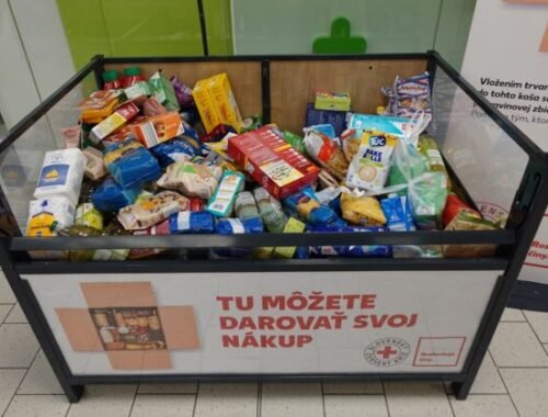 Jarná potravinová zbierka v Kauflande zabezpečila pomoc pre takmer 900 domácností