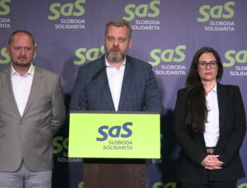 Premiér Fico podľa SaS hodil do koša slovenské záujmy a rozhodol sa slepo opakovať Orbánovu propagandu – VIDEO