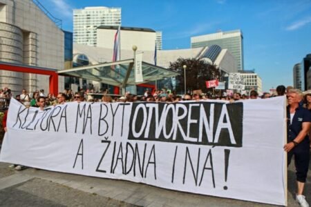 Netreba nám Netrebko, Otvorená kultúra! zorganizuje protestné zhromaždenie pred budovou SND