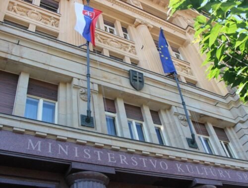Ministerstvo kultúry zdôrazňuje, že Fond na podporu umenia funguje a rovnako tak podpora tradičnej kultúry