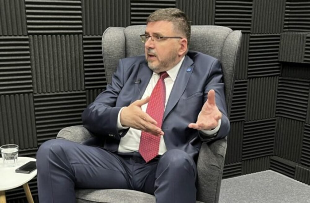 Mohli by samosprávy ušetriť na zamestnancoch? Predseda ZMOS má na to jasný názor – VIDEO