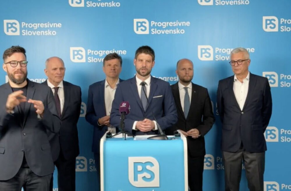 Fico sa chystá do Moskvy, opozícia na námestia. Premiérovu cestu považujú za tragédiu pre zahraničnú politiku – VIDEO